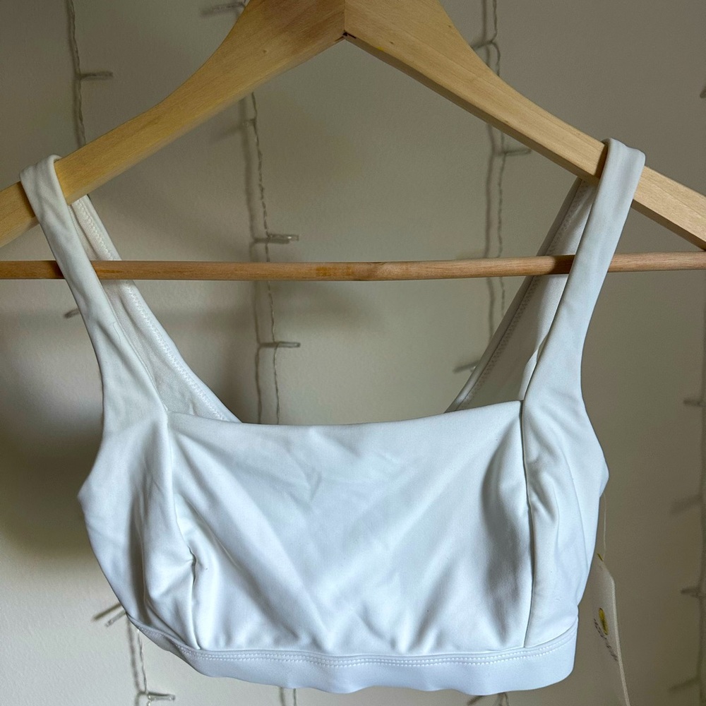 New snow (white) D/DD Body Glove bathing suit top